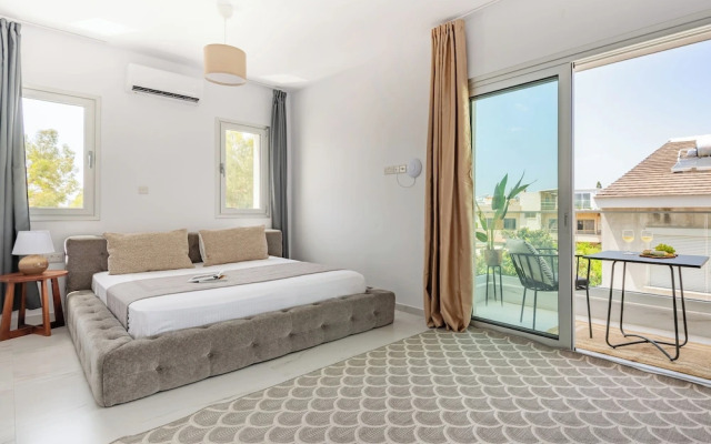 Sanders Cruise Limassol