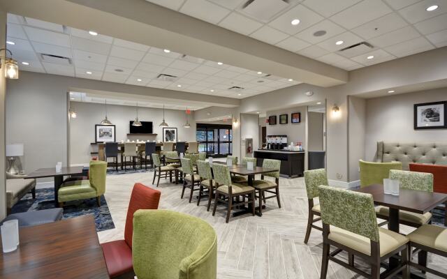 Hampton Inn Livonia Detroit