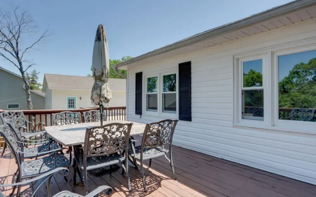 Lakefront Missouri Vacation Rental w/ Dock & Slip!