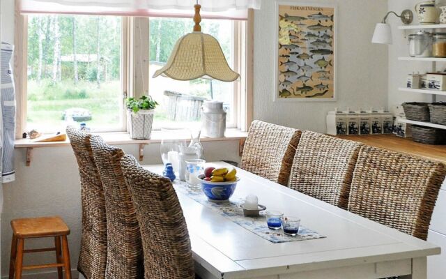 6 Person Holiday Home in Brålanda