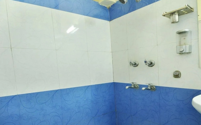 OYO 8073 Grand Residency