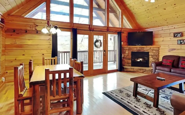 Running Bear by Jackson Mountain Rentals