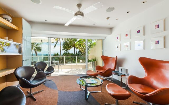 Netanya Noosa Beachfront Resort