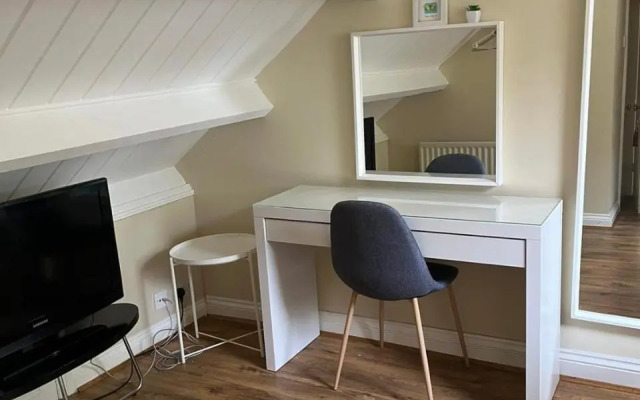 NEW Cottingburn House