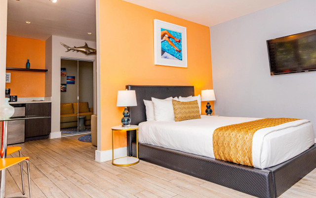 Oceanside Hotel and Suites