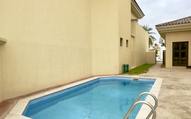 Exclusive 4BR Villa w Private Pool Beach