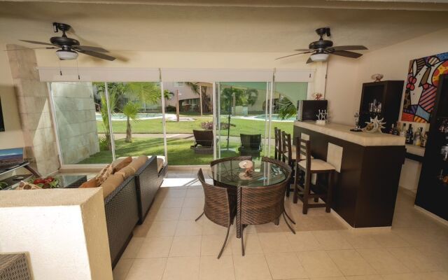 JUUB Luxury 3 Bedroom House at Playa diamante