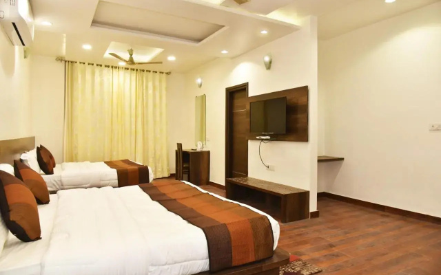 Goroomgo Hollywood Heights Amritsar