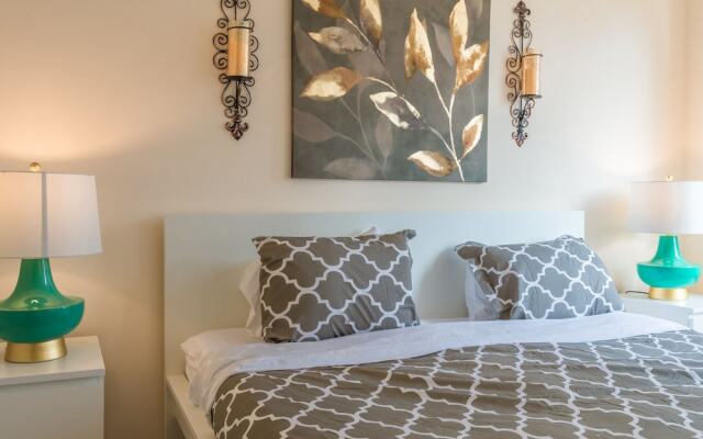 Home Away Apartments at Washington Blvd.