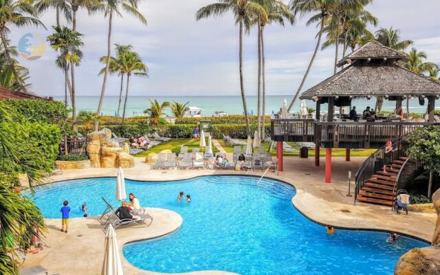 Alexander 611 3 Bedroom Apts by RedAwning