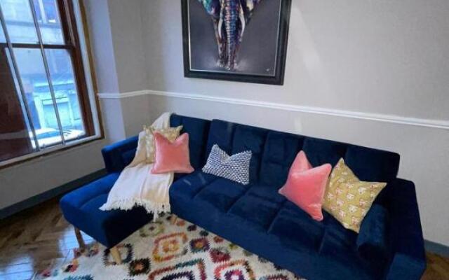 New! Stunning 1 bed Apt in West End