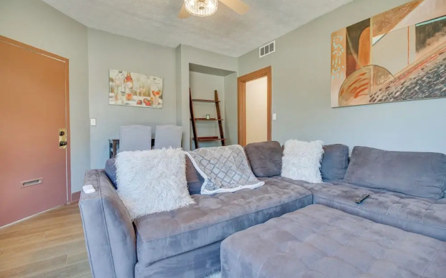 Jetted Tub: Dayton Condo, 2 Mi to Oregon District