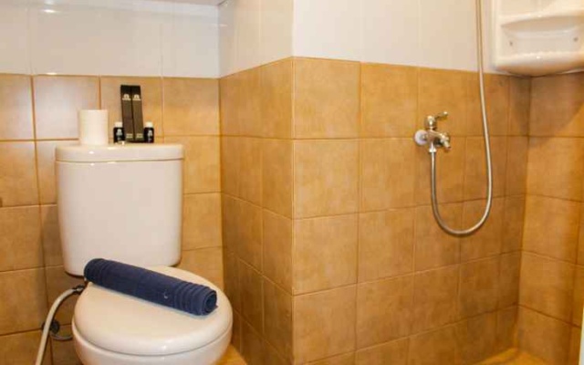 Minimalist and Homey 2Br Aparment at Green Pramuka Near Mall – Bathroom – Jakarta