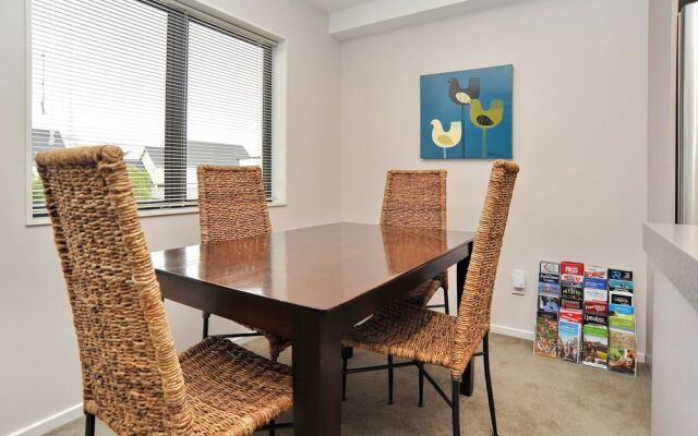 Carlton Villa 2 - Christchurch Holiday Homes