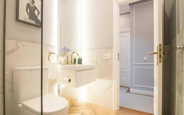 LA PLAZA Luxury Apartment (City Center)