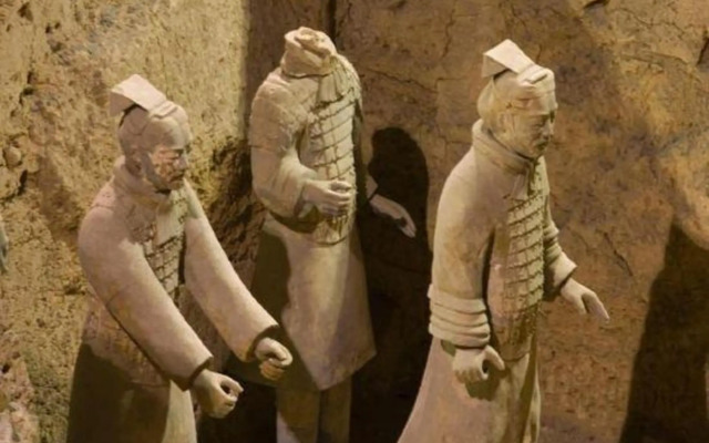 鸿晟云栖酒店(西安航天城凤栖原地铁站店)