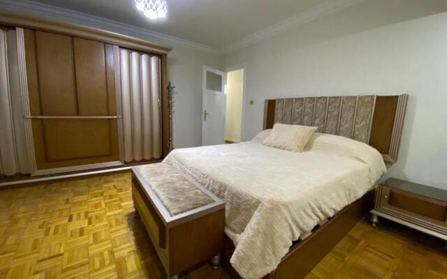 FAMILY ONLY luxury apartment