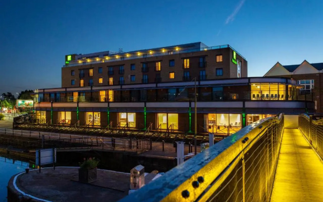 Holiday Inn London Brentford Lock by IHG