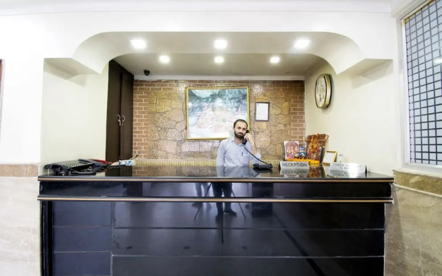 OYO 17109 Hotel Vipul Palace