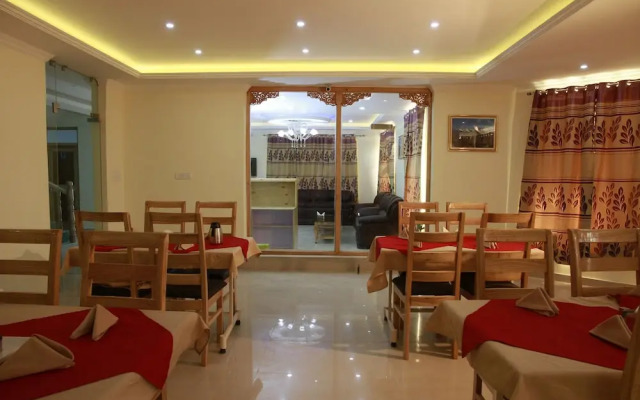 Royal Holiday Hotel