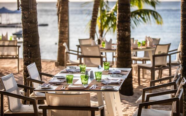 Victoria Beachcomber Resort & Spa