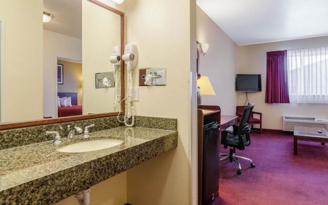 Holiday Inn Express Wichita North - Park City
