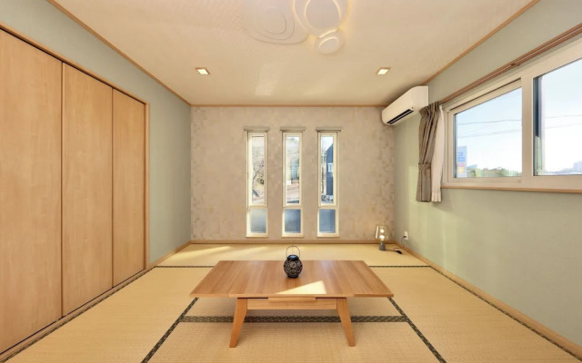 Crystal Besso Shirahama