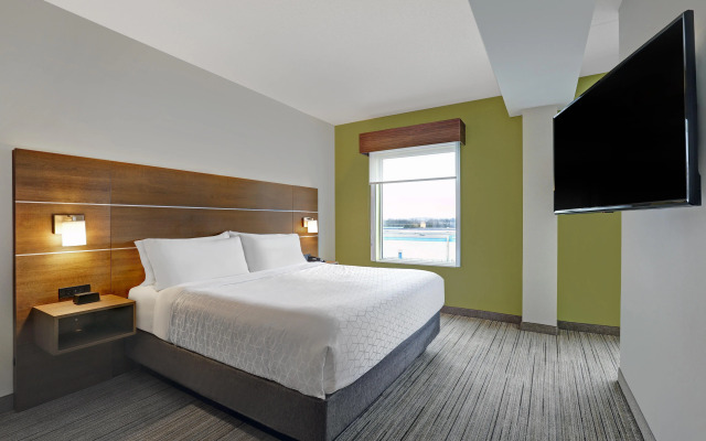 Holiday Inn Express & Suites Collingwood by IHG