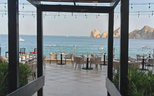 One Bedroom Ocean Front Suite on Medano Beach