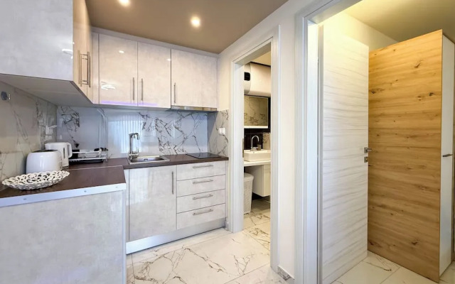 Blue Star Suites by SDR