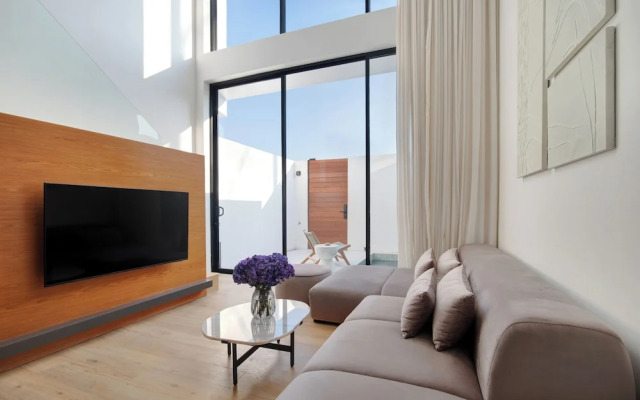 The Oasis II Townhouses by BREIG