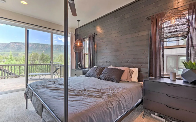 Fire Pit, Deck & Mtn Views: Upscale Pine Cabin!