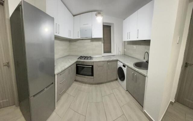 apartament cu 3 camere in zona linistita