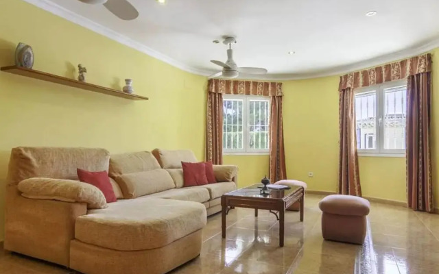 Charming Holiday Home in Calpe With Barbeque