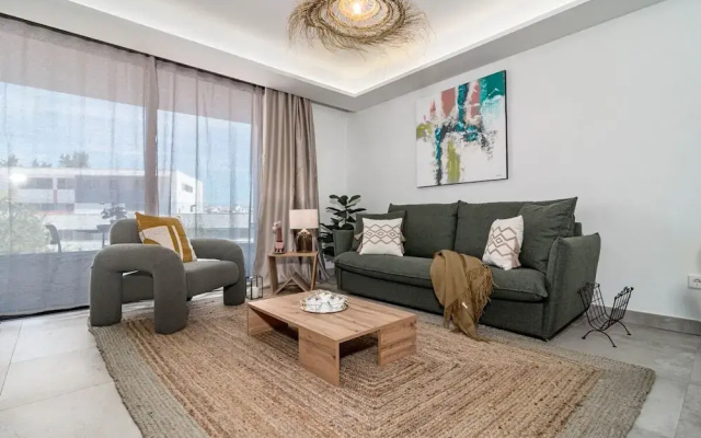 Inf3.1j - Stunning Holiday Home Next to Beach