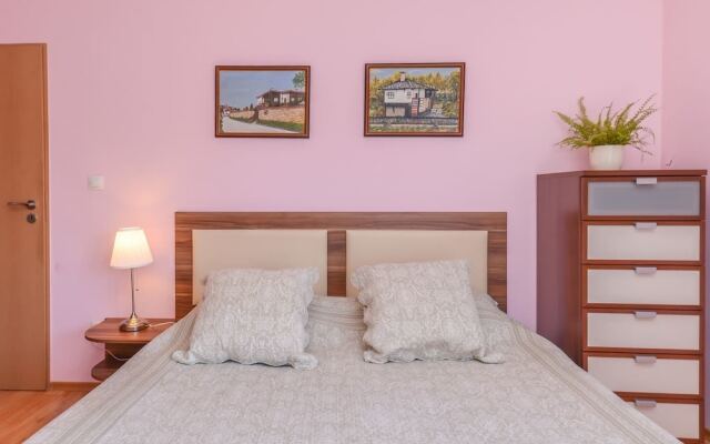 FM Deluxe 2-BDR Apartment - Homelike