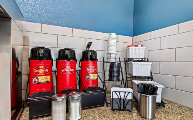 Best Western Delhi Inn