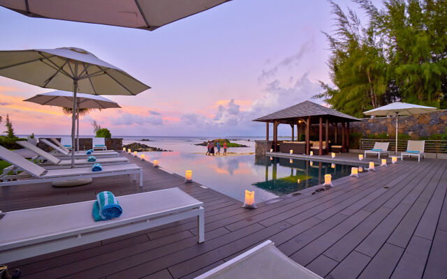 Bon Azur Beachfront Suites & Penthouses with LOV