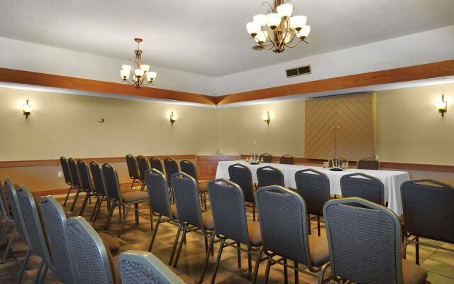 Travelodge by Wyndham Simcoe