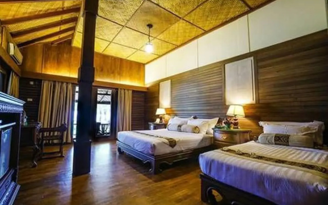 Sunny Paradise Resort
