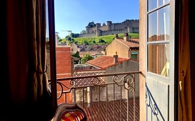 Demeure Saint Louis, cité 10mn à pieds, piscine chauffée, Clim AC, Parking privé