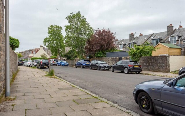 The Summit West End - 1BR Cosy Flat, Central, Wifi