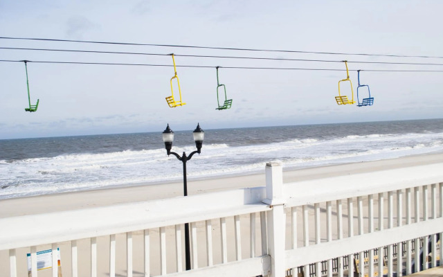 Boardwalk Hotel Charlee & Beach House Rentals