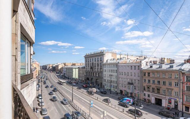 Welcome Home on Ligovsky Ave 105