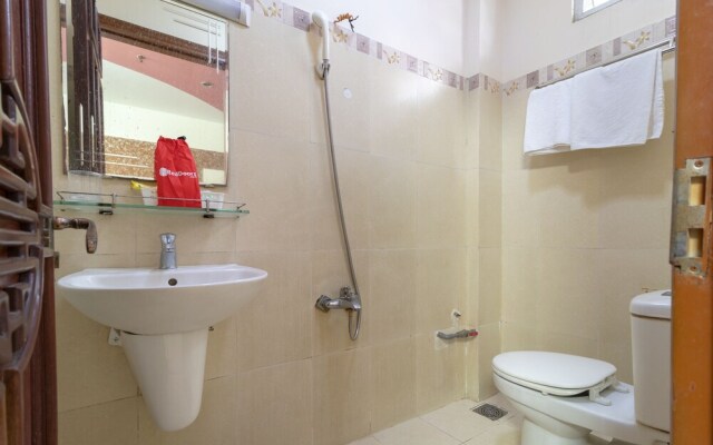 RedDoorz near Tan Huong Market 2