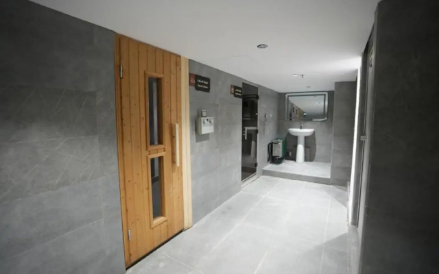 Ambassador Suites