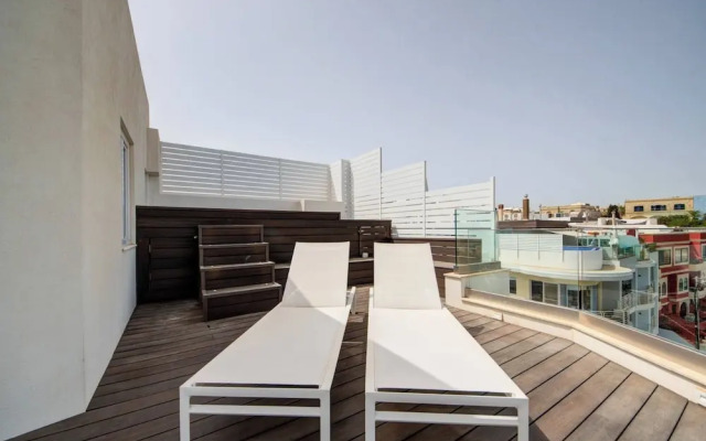 Luxury Penthouse With Private Pool and sea Views, Sleeps 6