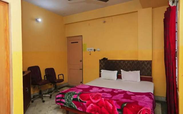 SPOT ON 45472 Hotel Savitri