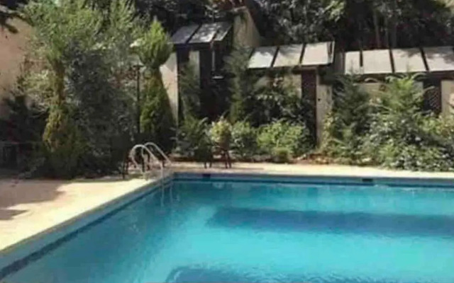 Spacious Amman flat with garden and Pool