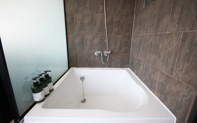 Mini hotel may nampo